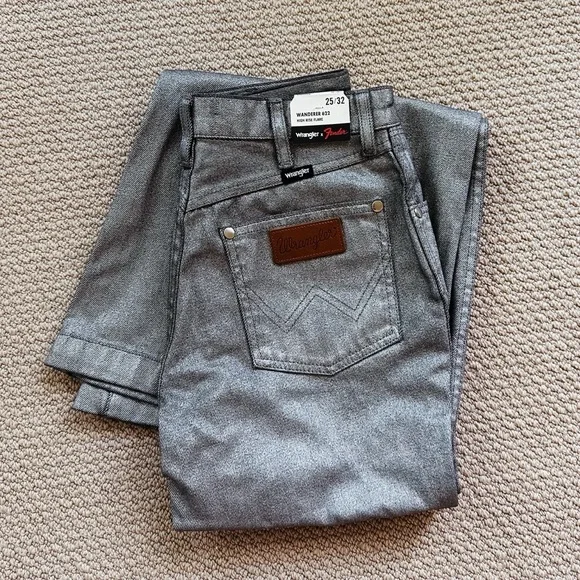 EVERYTHING MUST GO! Wrangler X Fender Metallic Wanderer Flare Jeans - Picture 3 of 7